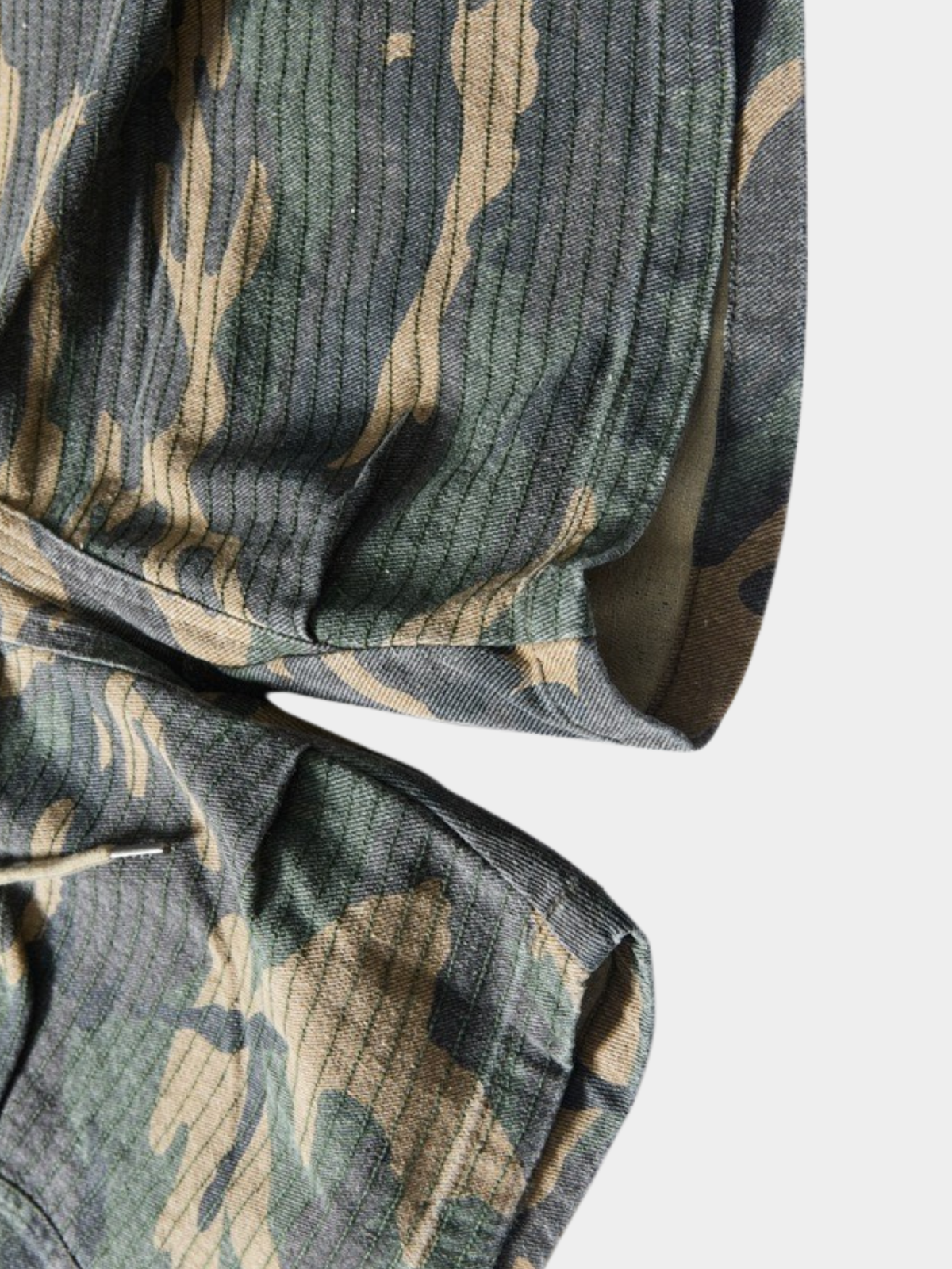 FoxCreek – Damen-Cargoshorts im gewaschenen Camouflage-Look