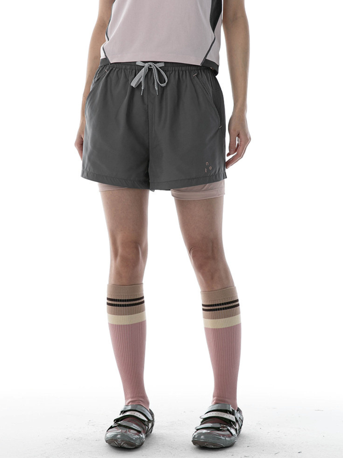 DryKit – Schnelltrocknende doppellagige Sportshorts für Damen