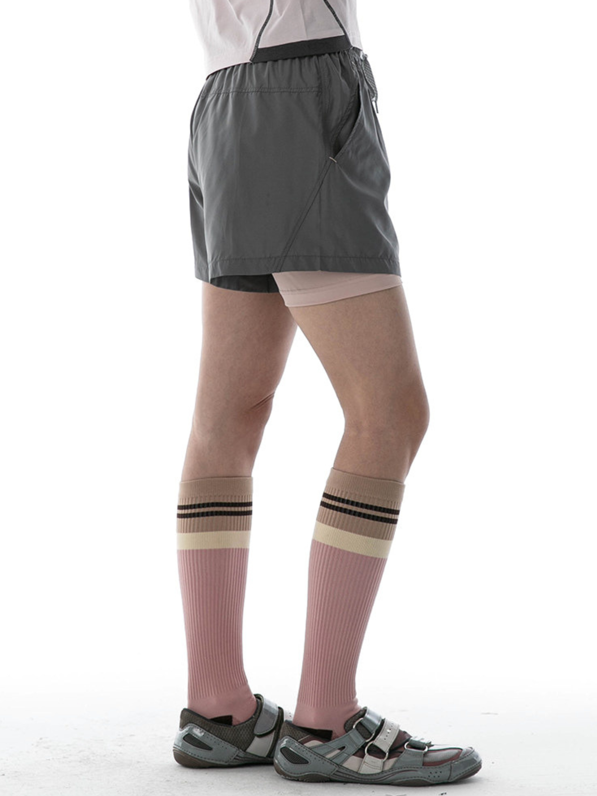 DryKit – Schnelltrocknende doppellagige Sportshorts für Damen