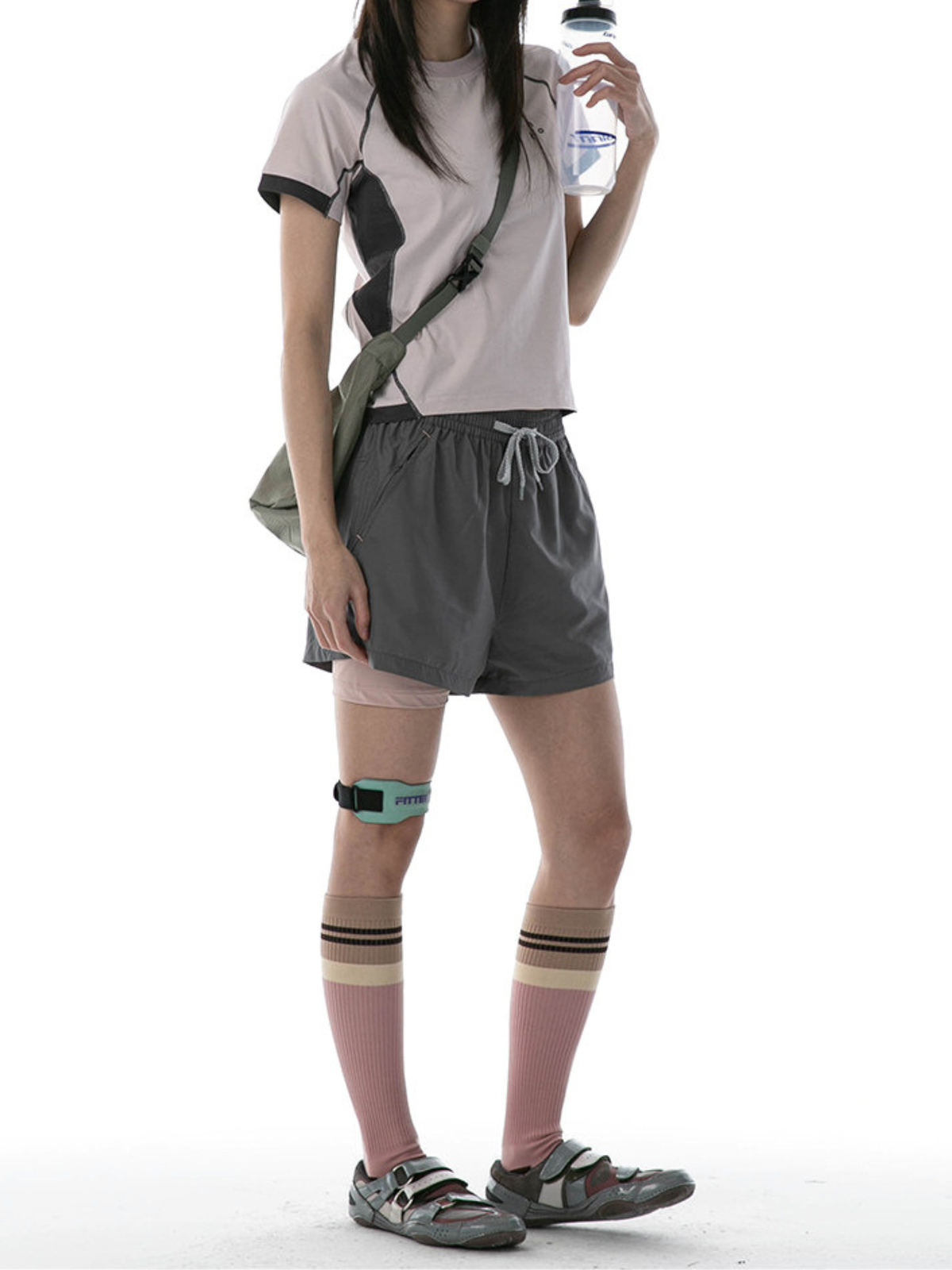 DryKit – Schnelltrocknende doppellagige Sportshorts für Damen