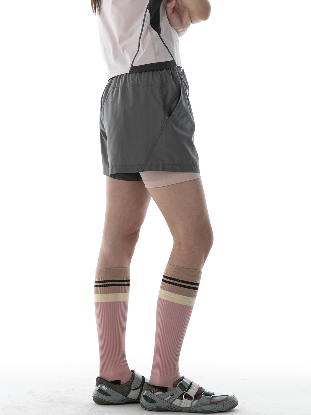 DryKit – Schnelltrocknende doppellagige Sportshorts für Damen