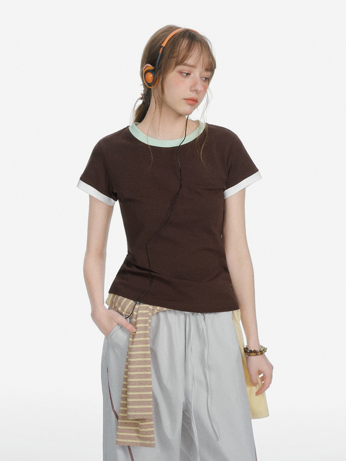 Aquaflow – Damen-T-Shirt in verkürzter Passform mit Color-Block-Design