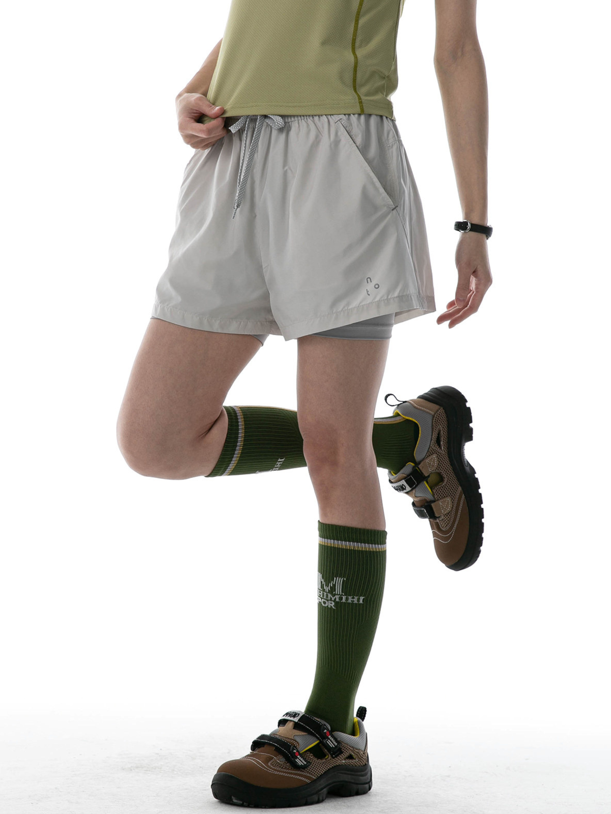 DryKit – Schnelltrocknende doppellagige Sportshorts für Damen
