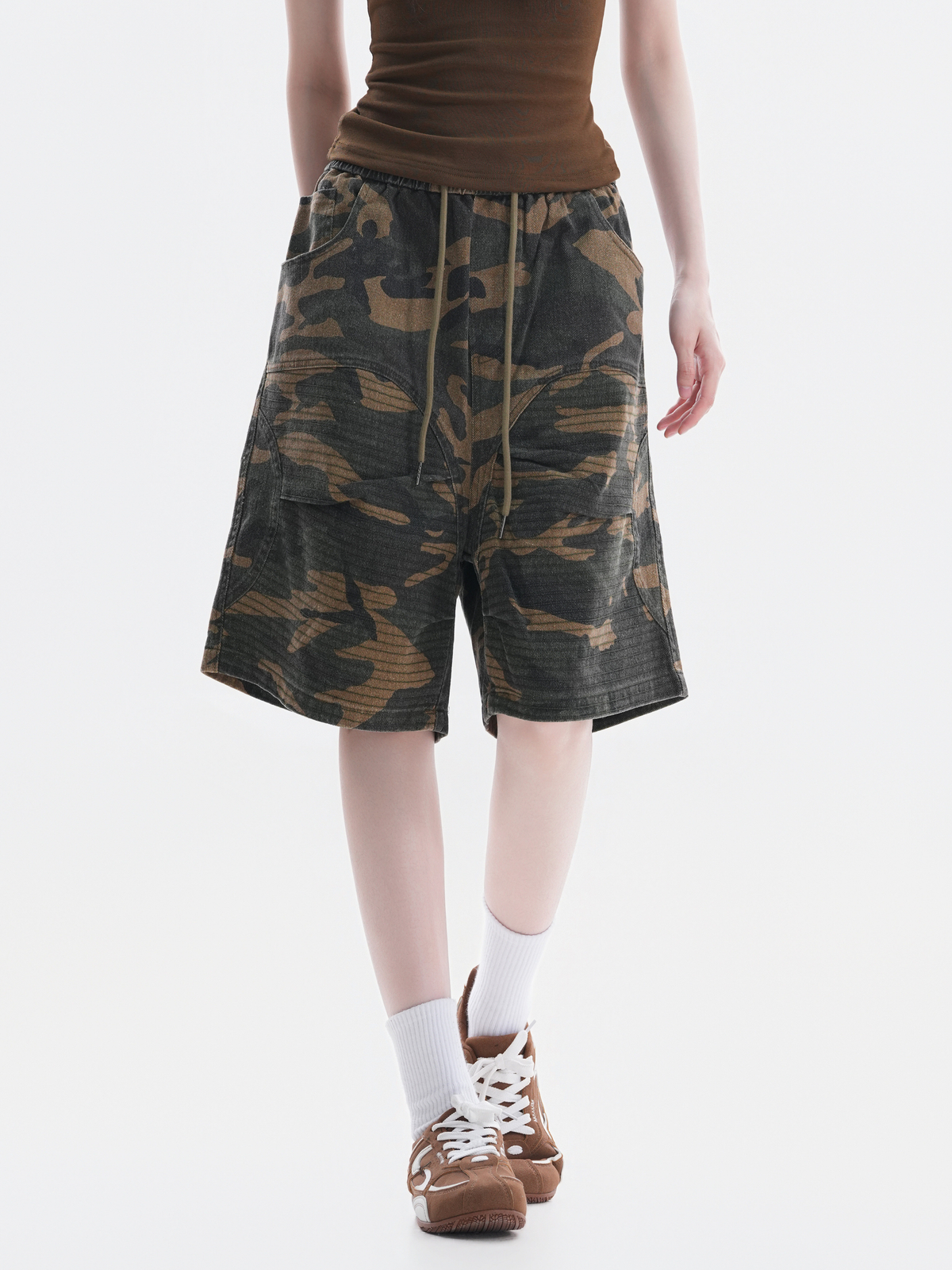 FoxCreek – Damen-Cargoshorts im gewaschenen Camouflage-Look