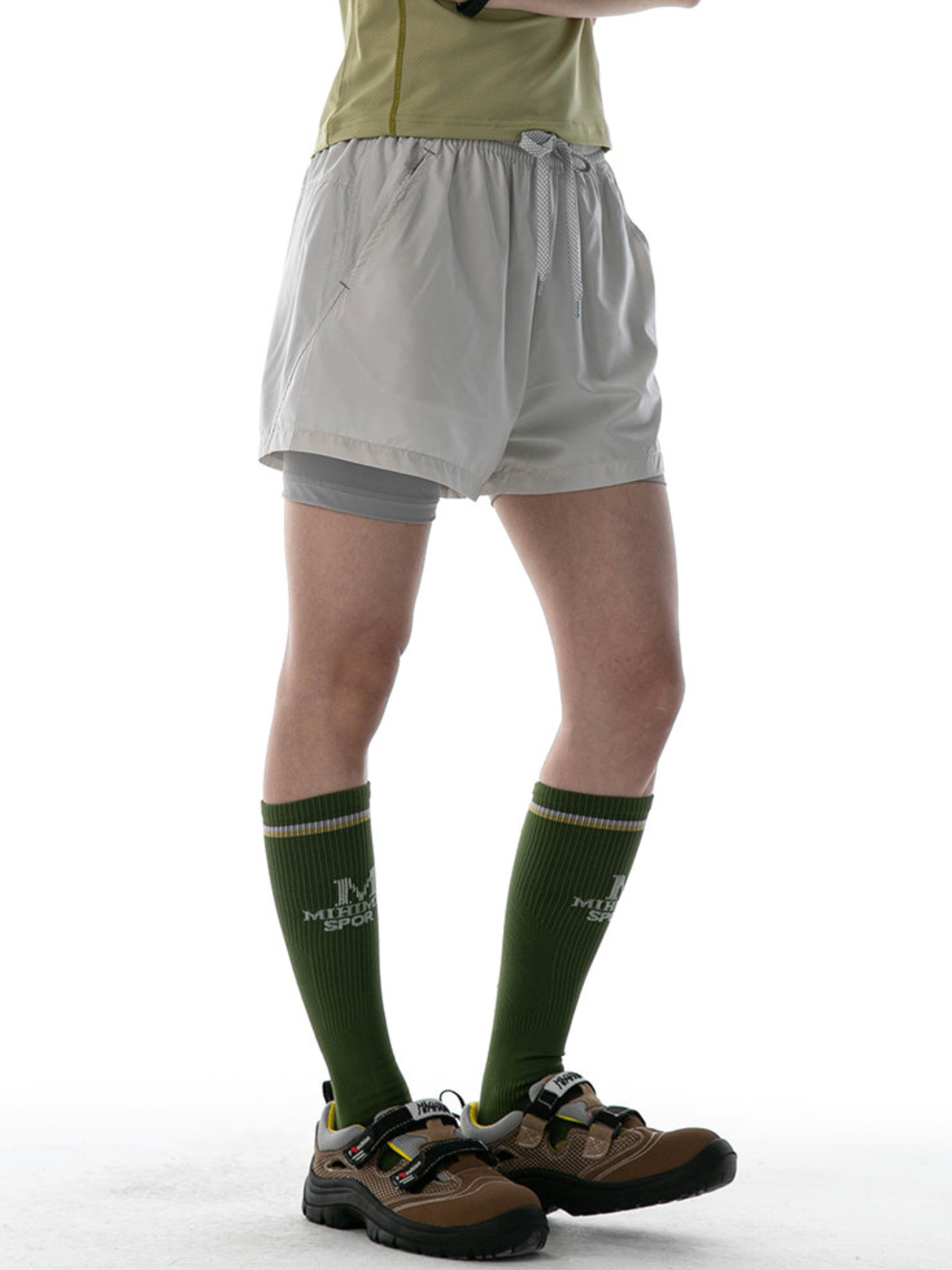 DryKit – Schnelltrocknende doppellagige Sportshorts für Damen