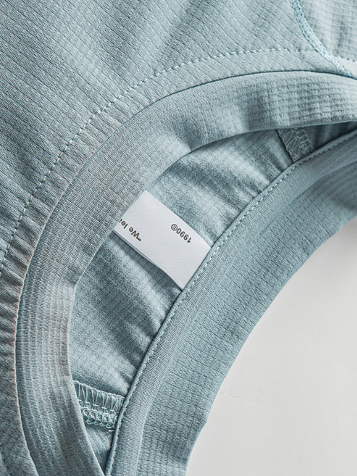 ChillPouch – Feuchtigkeitsableitendes, antibakterielles Damen-T-Shirt