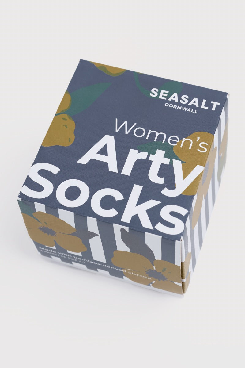 Geschenkbox mit 4 Paar Damen-Socken mit Blumenmuster