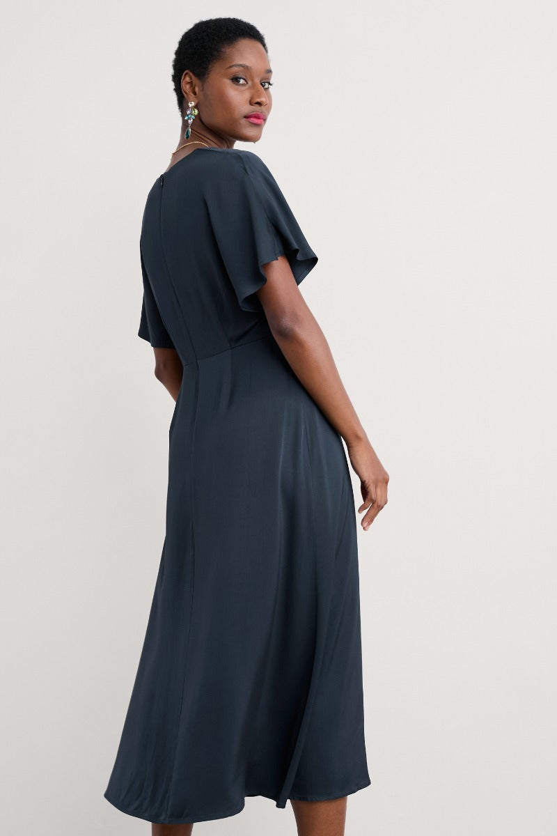 Evenglow Satin-Kleid