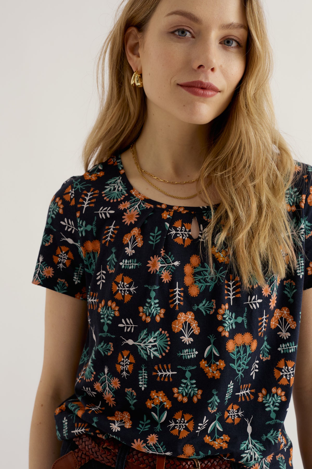 Appletree Keyhole Detail T-Shirt