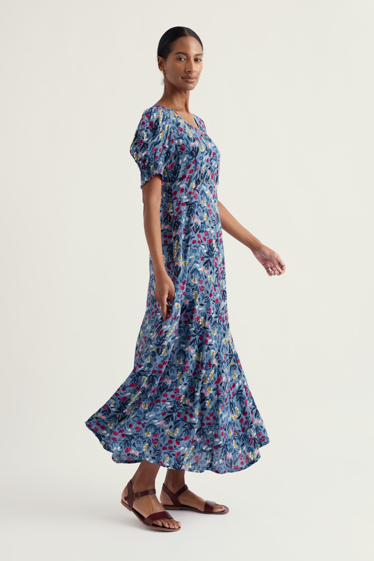 Kurzarmkleid mit Empire-Taille in Sumpf-Violett