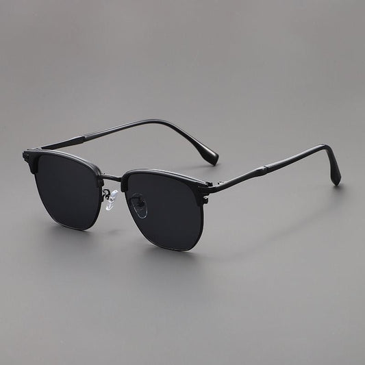 Retro-Sonnenbrille mit rundem Metallrahmen und getönten Gläsern